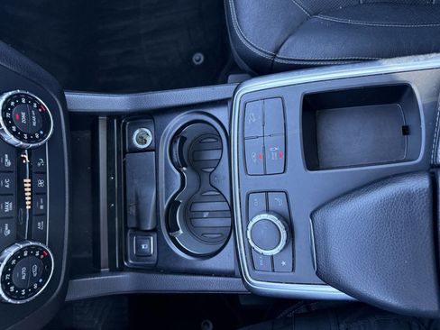 Used 2016 Mercedes-Benz GL 550 4MATIC image 24