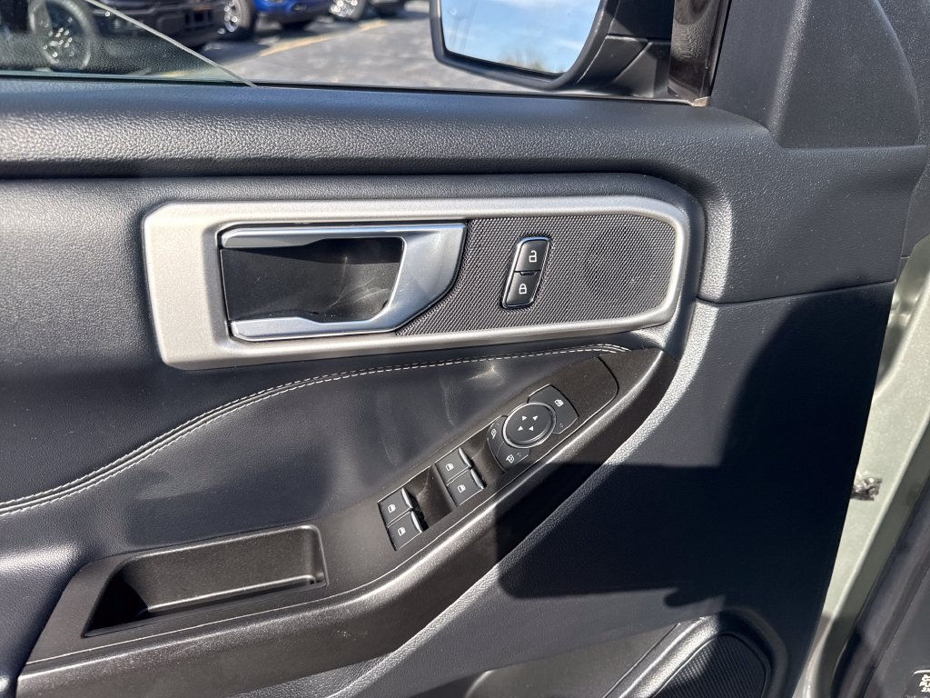 Used 2020 Ford Explorer XLT w/ Equipment Group 202A AWD/4WD image 30