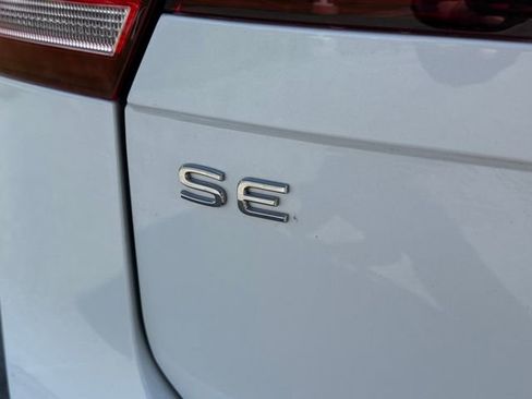 Used 2024 Volkswagen Tiguan SE R-Line image 17