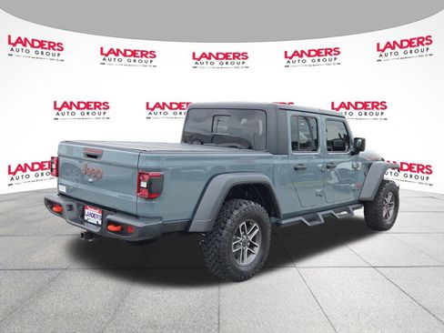 Used 2024 Jeep Gladiator Mojave w/ Technology Group AWD/4WD image 3