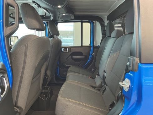 Certified 2024 Jeep Gladiator Sport image 11