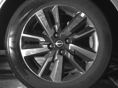 Used 2025 Nissan Versa SV FWD image 15