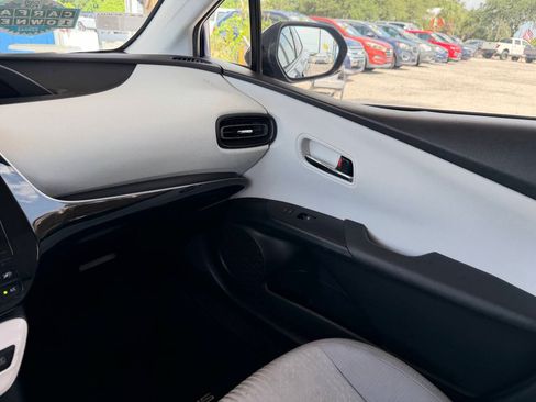 Used 2016 Toyota Prius Two FWD image 15
