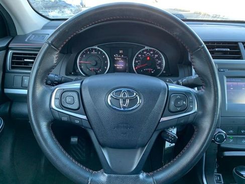 Used 2016 Toyota Camry SE image 16