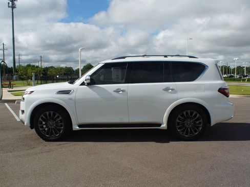 Used 2022 Nissan Armada Platinum w/ Captain's Chairs Package RWD image 14