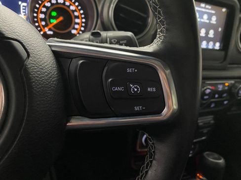 Used 2021 Jeep Wrangler Unlimited Sahara w/ Cold Weather Group AWD/4WD image 17
