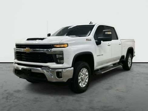 Used 2024 Chevrolet Silverado 2500 LT image 1