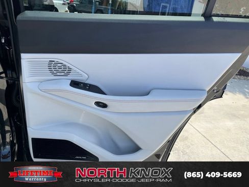 New 2026 Jeep Cherokee Overland w/ Advanced Pro Tech Group AWD/4WD image 24