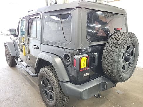 Used 2025 Jeep Wrangler Unlimited Sport AWD/4WD image 2
