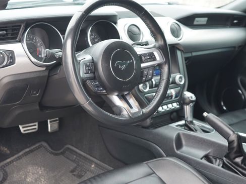 Used 2021 Ford Mustang Premium RWD image 8