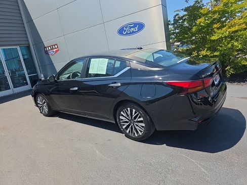 Used 2025 Nissan Altima 2.5 SV FWD image 10