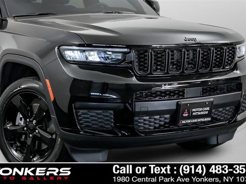 Used 2023 Jeep Grand Cherokee L Laredo AWD/4WD image 23