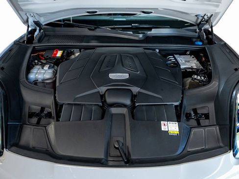 Used 2022 Porsche Cayenne S Platinum image 61