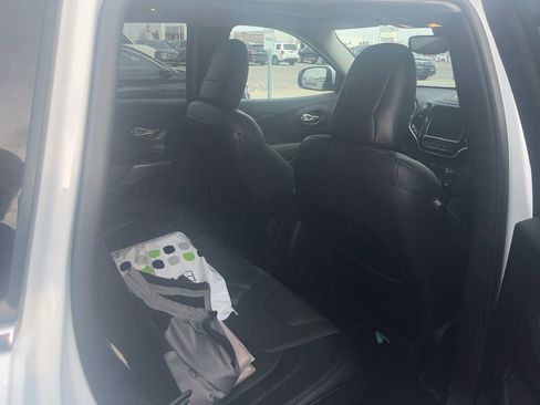 Used 2021 Jeep Cherokee Limited AWD/4WD image 17