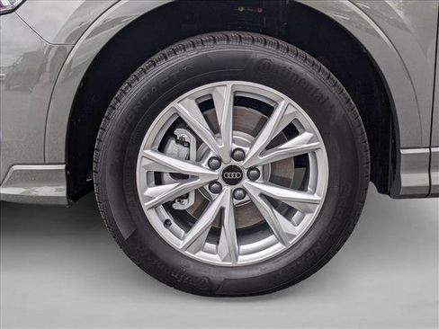 Certified 2025 Audi Q3 2.0T Premium w/ Convenience Package image 9