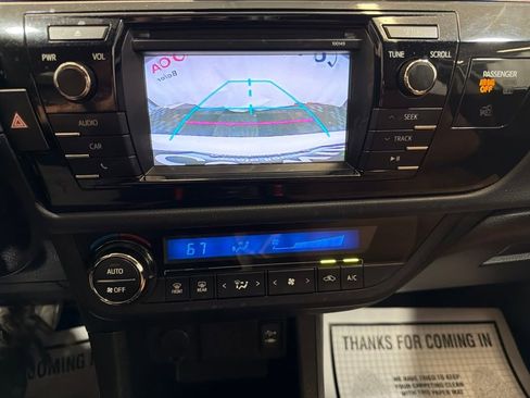 Used 2014 Toyota Corolla LE FWD image 29