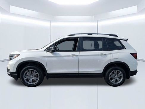 Used 2025 Honda Passport TrailSport image 7