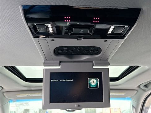 Used 2020 GMC Yukon Denali w/ Denali Ultimate Package image 28