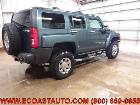 Used 2006 HUMMER H3 image 2