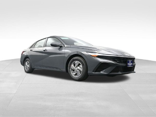 Used 2026 Hyundai Elantra SE FWD image 32