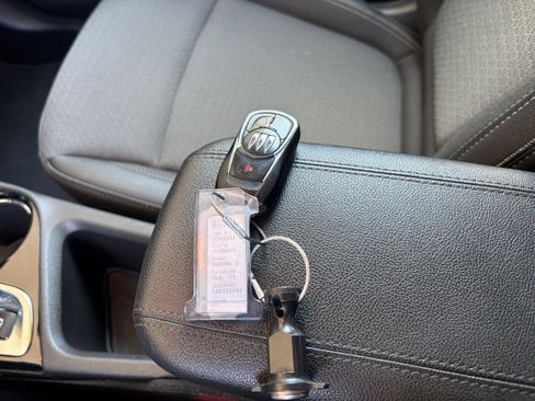 Used 2025 Buick Encore GX Preferred AWD/4WD image 21