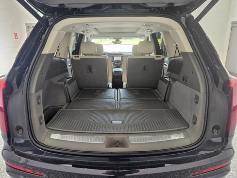 Used 2024 Cadillac XT6 Premium Luxury w/ Technology Package AWD/4WD image 59