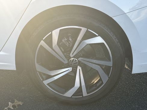 Used 2025 Volkswagen Jetta SEL image 35