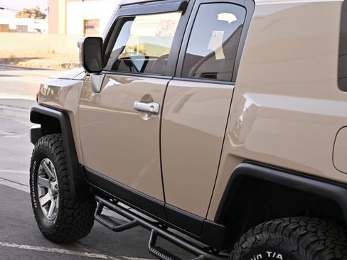 Used 2014 Toyota FJ Cruiser 4WD w/ Upgrade Package image 46
