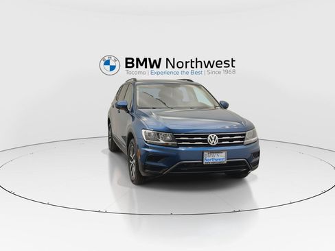 Used 2020 Volkswagen Tiguan SE w/ Panoramic Sunroof Package AWD/4WD image 7