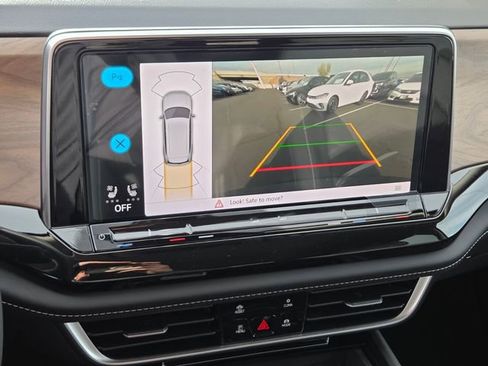 New 2026 Volkswagen Atlas SE FWD image 13