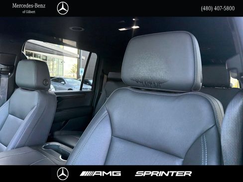 Used 2025 Chevrolet Suburban LT w/ Comfort Package RWD image 16
