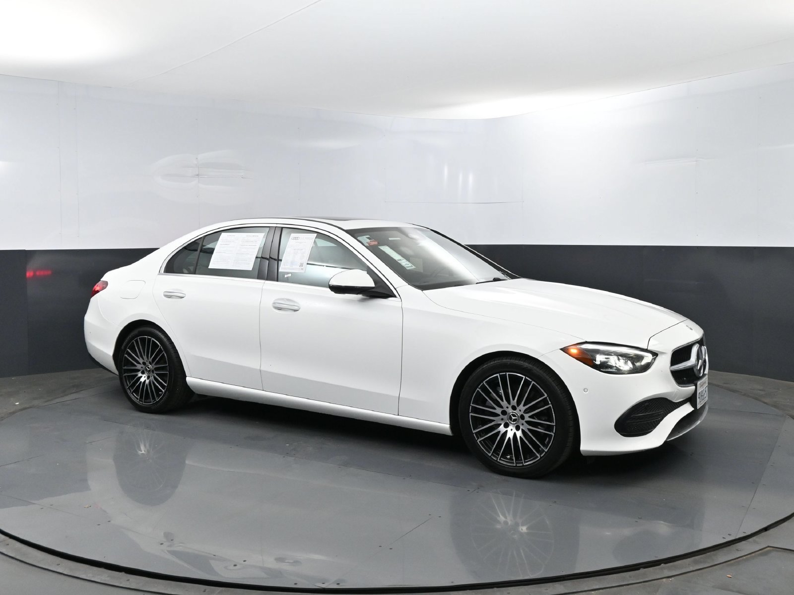 Used 2025 Mercedes-Benz C 300 4MATIC Sedan image 3