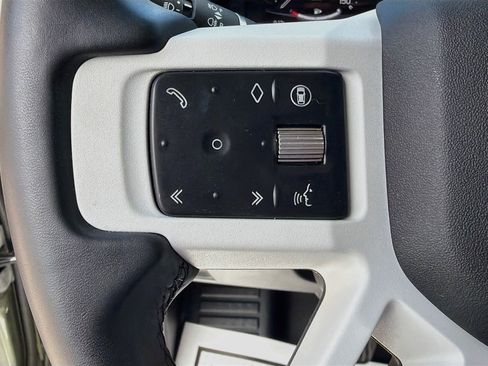 Used 2025 Land Rover Defender 110 S AWD/4WD image 38