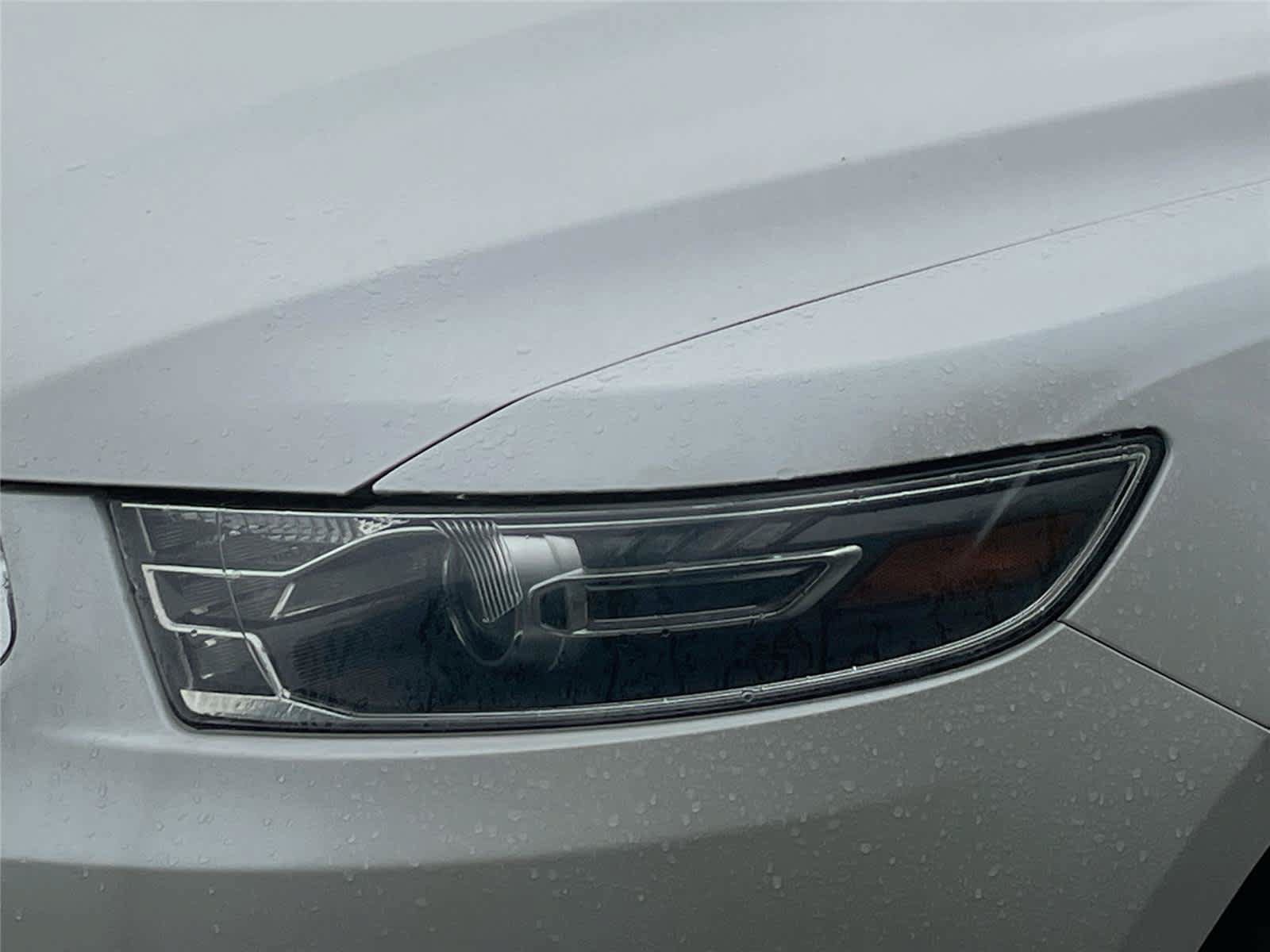 Used 2019 Ford Taurus Limited FWD image 9