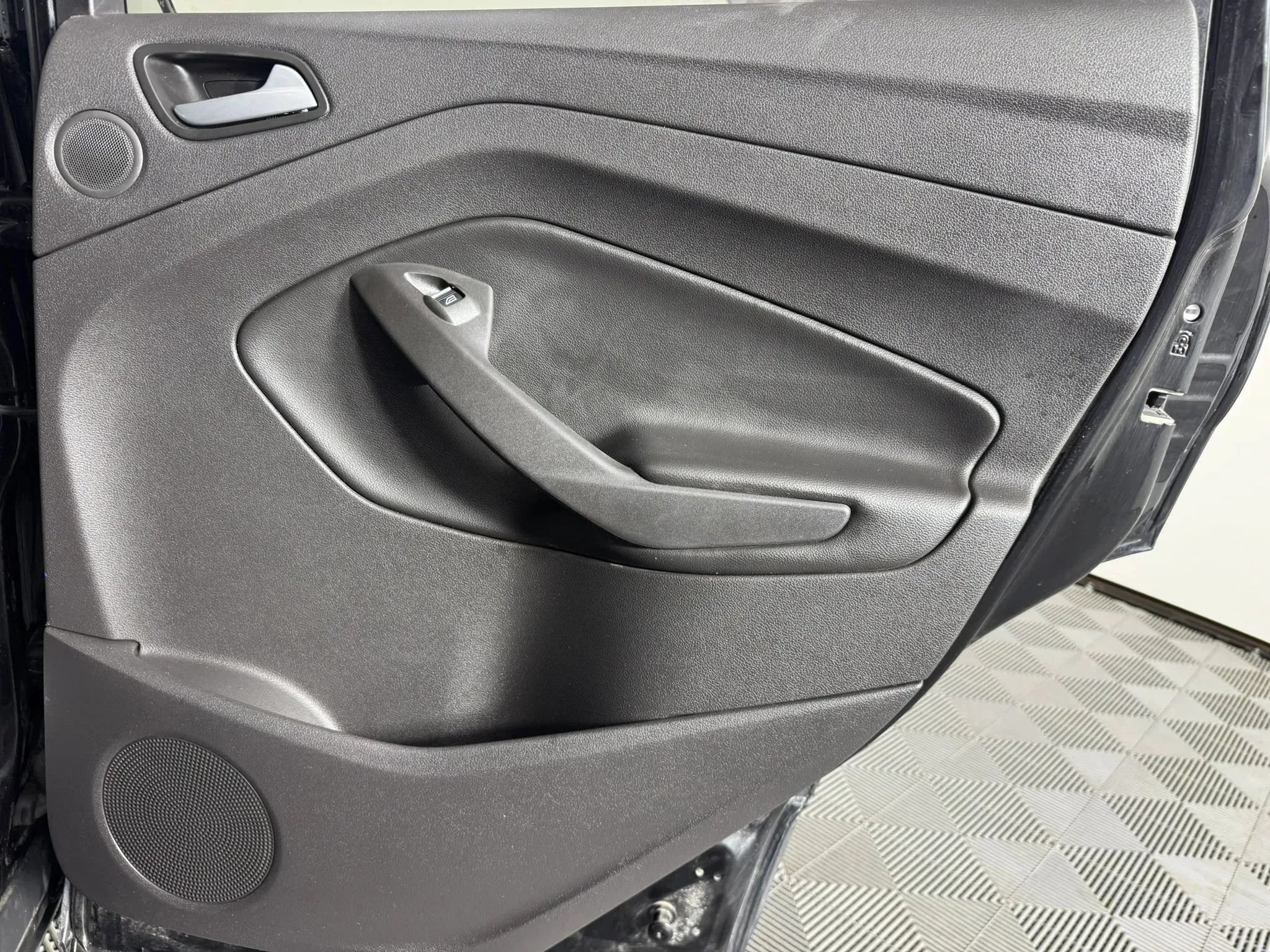 Used 2014 Ford Escape SE w/ Equipment Group 201A FWD image 40
