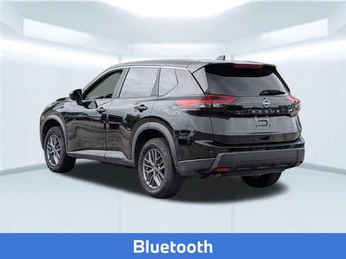 Used 2024 Nissan Rogue S AWD/4WD image 4