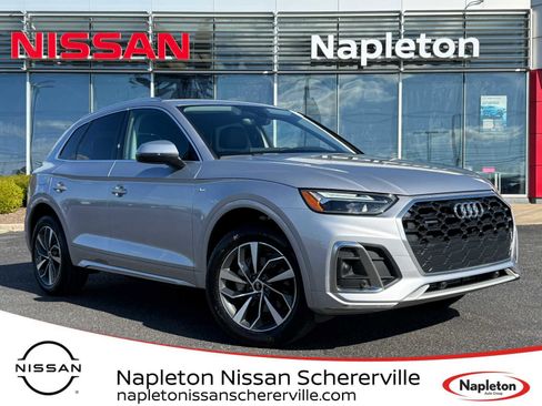 Used 2023 Audi Q5 2.0T Premium w/ Convenience Package image 1