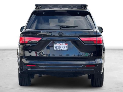 Used 2024 Toyota Sequoia Platinum image 5