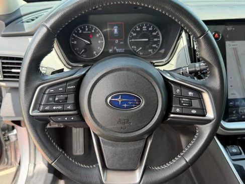 Used 2025 Subaru Outback Premium AWD/4WD image 13