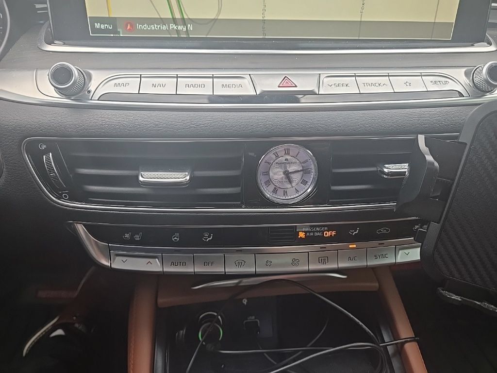 Used 2020 Kia K900 Luxury AWD/4WD image 8