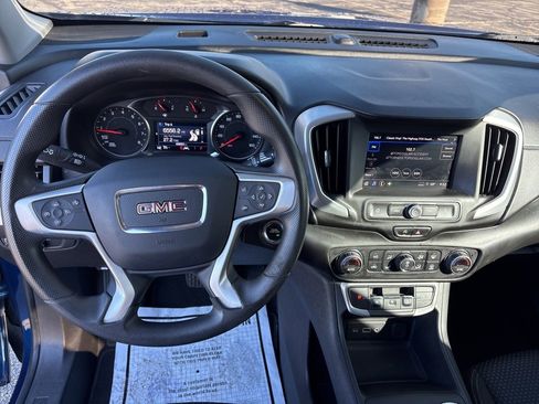 Used 2022 GMC Terrain SLE w/ Driver Convenience Package image 17