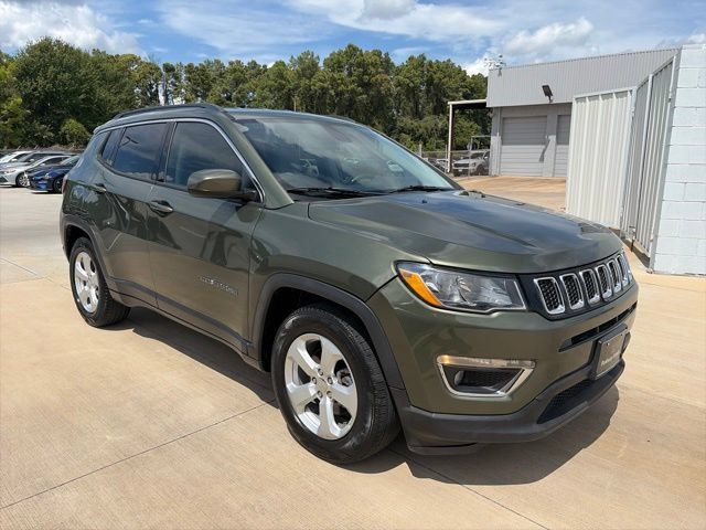 Used 2019 Jeep Compass Latitude FWD image 5