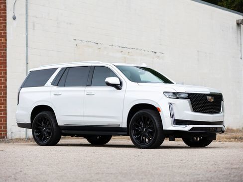 Used 2023 Cadillac Escalade Premium Luxury image 5