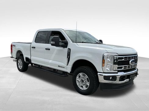 Used 2025 Ford F250 XLT w/ FX4 Off-Road Package AWD/4WD image 14
