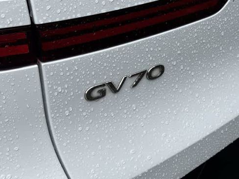 Used 2023 Genesis GV70 2.5T w/ Sport Prestige Package AWD/4WD image 12