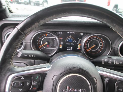 Used 2018 Jeep Wrangler Unlimited Sahara w/ Cold Weather Group image 20