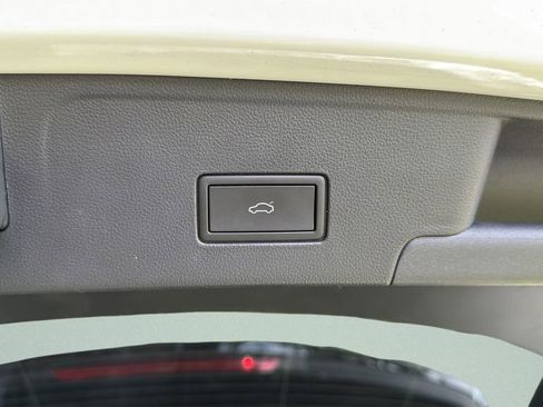 Certified 2024 Volkswagen Atlas Cross Sport SE w/ Panoramic Sunroof Package FWD image 26
