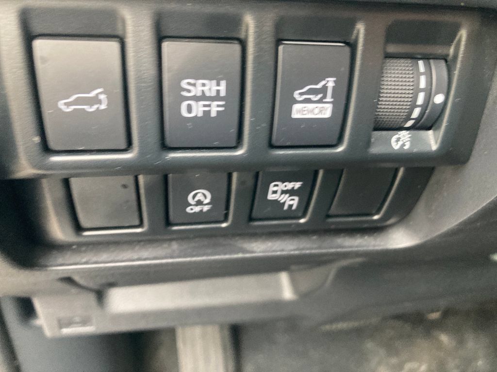 Used 2023 Subaru Forester Premium AWD/4WD image 39