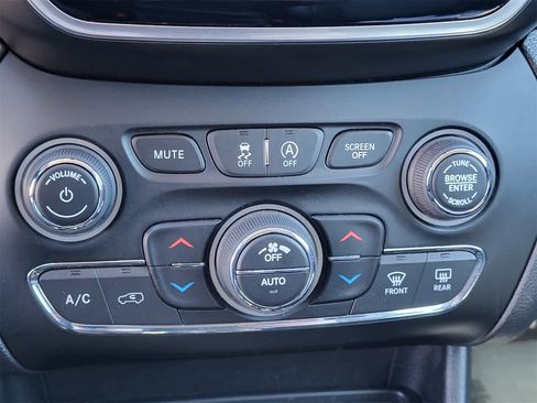 Used 2020 Jeep Cherokee Limited image 21