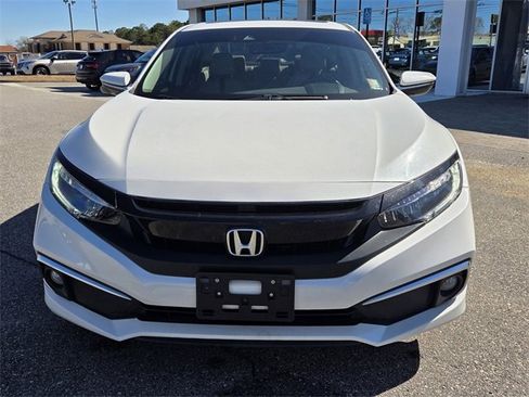 Used 2019 Honda Civic Touring image 2